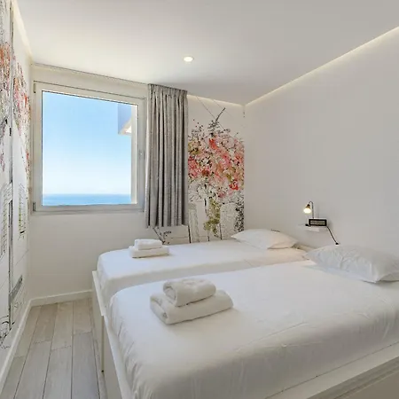 Апартаменты Sunrise Sea View Penthouse Адехе