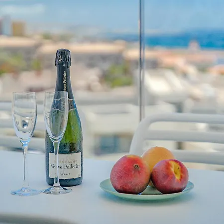 Апартаменты Sunrise Sea View Penthouse Адехе